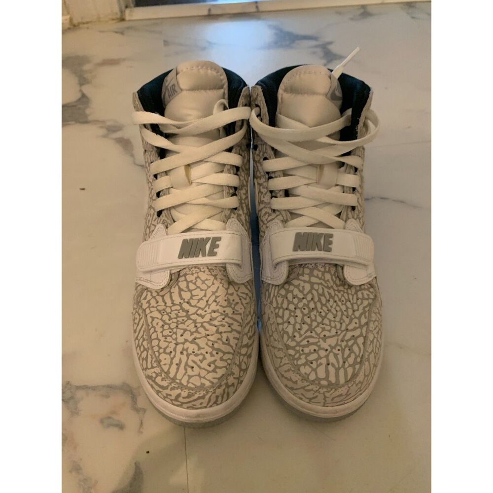 Nike Air Jordan Legacy 312 Flip Size Youth 7 Fits Women Size 8.5